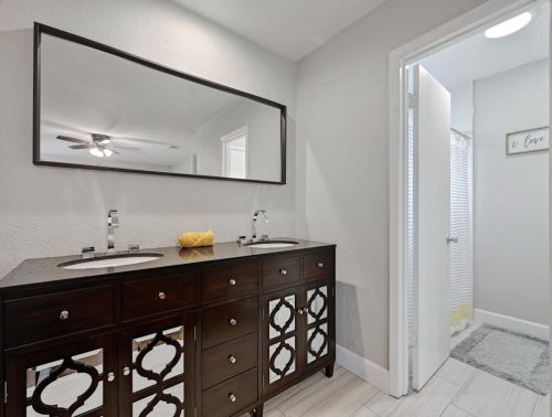 4501 Clarno Dr, Austin TX 78749-3177 exterior