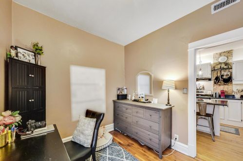 3315 Oakley Ave, Chicago IL 60618-6207 exterior