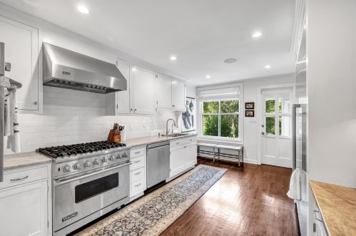 1469 Lilac Ln, Milwaukee WI  53217-2960 exterior