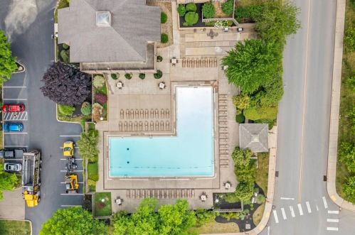 226 Pine Ct, Pittsburgh PA 15239-1953 exterior