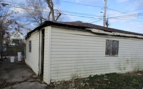 8718 Throop St, Chicago IL 60620-3433 exterior