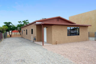 458 Iowa St, Tucson, AZ 85706-1228