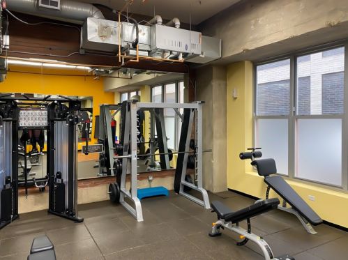 360 Illinois St, Chicago IL  60654-3658 exterior