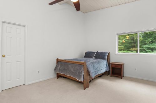 31 Ledgebrook Dr, Norwalk CT 06854-1017 exterior