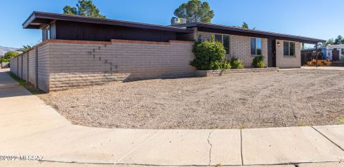 3841 Lazy Palm Dr, Tucson, AZ 85730-3815