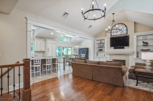 61 Webster Dr, Berkeley Heights NJ 07922-2028 exterior