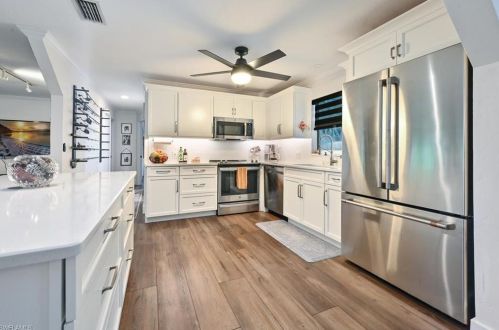 5148 Napoli Dr, Naples FL 34103-8957 exterior