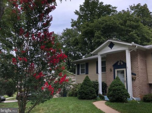 5421 Amberwood Ln, Rockville, MD 20853-2502