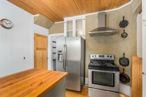 4124 Luverne St, Duluth MN 55804-2150 exterior