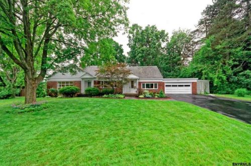 2120 Baker Ave, Schenectady NY  12309-5713 exterior