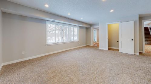 2501 Arc St, Saint Paul MN 55109-1918 exterior