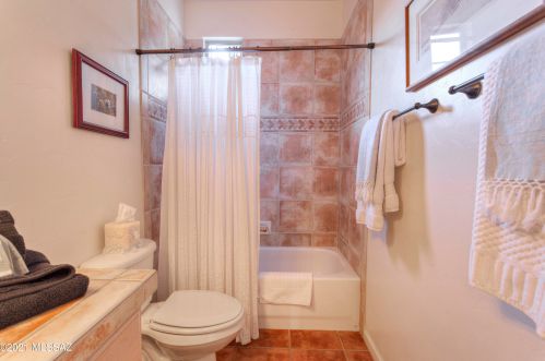 1374 Night Heron Dr, Green Valley AZ 85614-6014 exterior