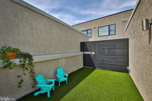 1427 Kater St, Philadelphia PA 19147-1851 exterior