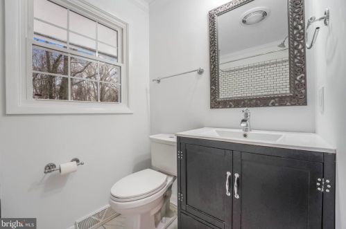 8119 Kidd St, Alexandria VA 22309-1133 exterior