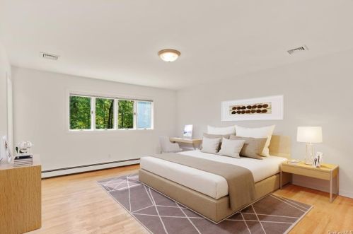 13 Hemlock Holw Rd, Armonk NY 10504-3010 exterior