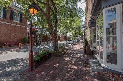 400 2nd St, Philadelphia PA exterior