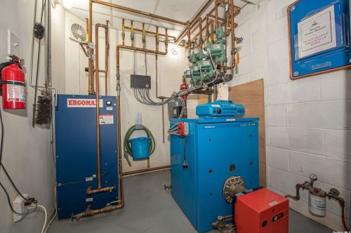 168 Suffolk Ave, Babylon NY 11704-2825 exterior