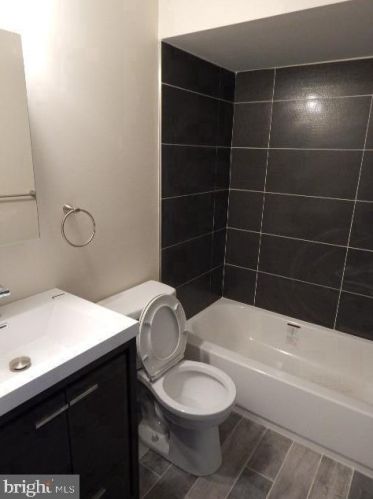 934 2nd St, Philadelphia PA 19122-0033 exterior