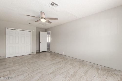 6110 Earll Dr, Phoenix AZ 85033-5841 exterior