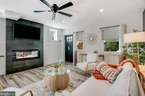 5817 Henry Ave, Philadelphia PA  19128-1702 exterior