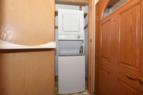 4439 Spg Ln, Milwaukee WI 53223-4454 exterior