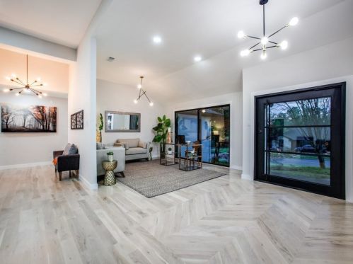 6710 Cliffbrook Dr, Dallas TX  75254-7904 exterior