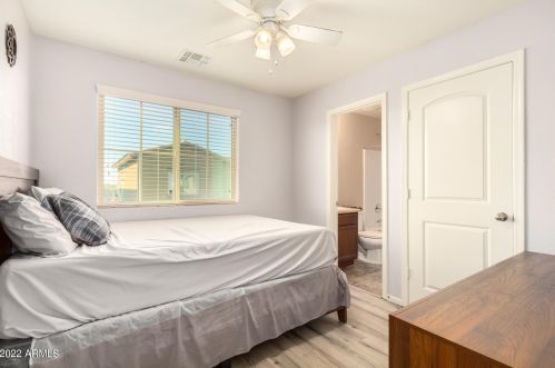 2032 77th Ln, Phoenix AZ 85033-4925 exterior