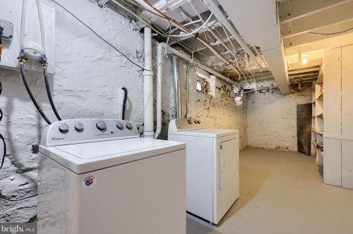 564 Plum St, Lancaster PA 17602-2349 exterior