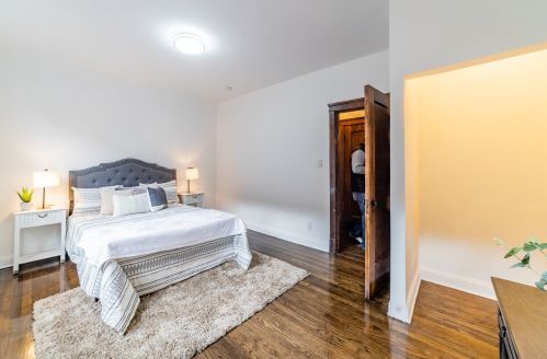 7225 Bennett Ave, Chicago IL  60649-2905 exterior