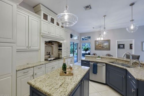 4581 7 Ave, Naples FL 34117-4154 exterior