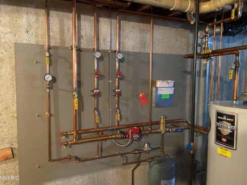 1322 Colburn Ave, Big Rapids MI 49307-1618 exterior