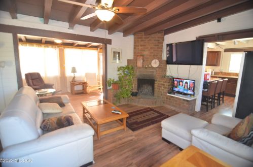 10700 Tanque Verde Rd, Tucson AZ 85749-9611 exterior