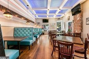 2047 Green St, Philadelphia PA 19130-3111 exterior