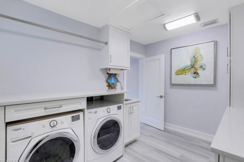 180 Channel Dr, Naples FL 34108-2141 exterior