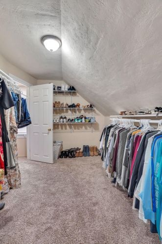 1969 96, Milwaukee WI 53227-1422 exterior