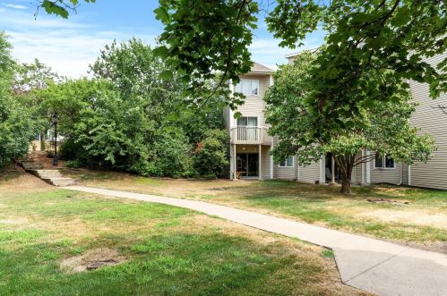 1392 Carling Dr, Saint Paul MN  55108-4201 exterior