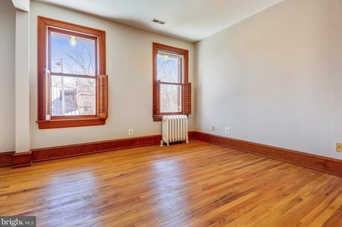 414 7 St, Washington DC 20003-2756 exterior