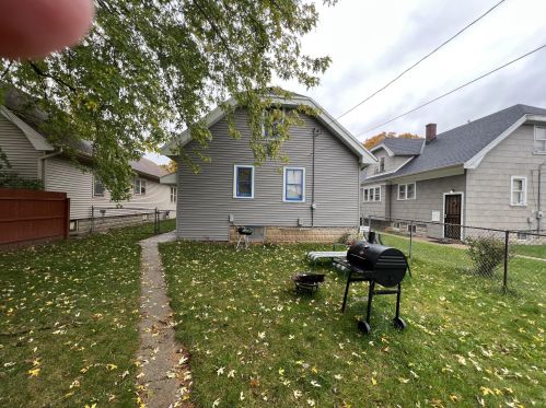 4424 54th St, Milwaukee, WI 53218-5712