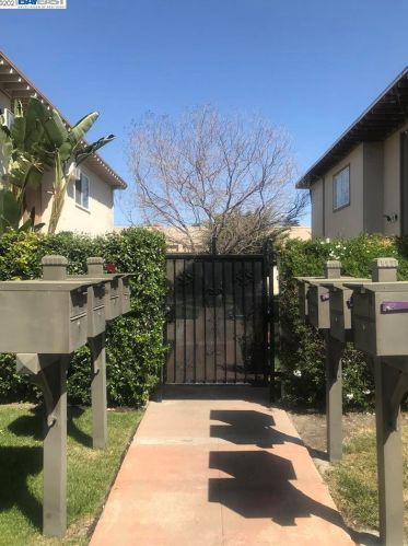 2770 Argyll Ave, Concord CA 94520-4760 exterior