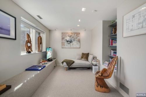 23 Shr Rd, Edgewater NJ 07020-1519 exterior