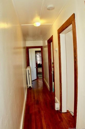 23 Walnut St, Enfield CT 06082-3519 exterior