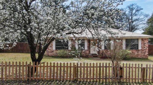 48 Ebbwood Dr, Defuniak Springs, FL 32435-4240