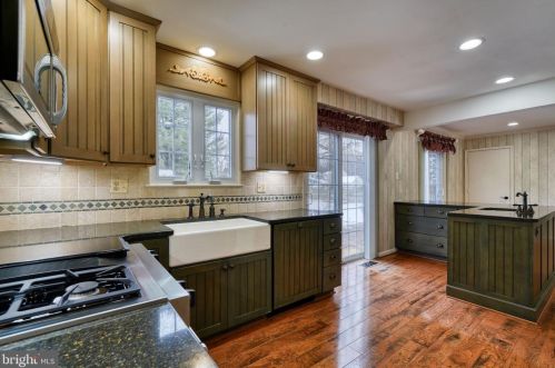 1609 Mithering Ln, Silver Spring MD 20905-7045 exterior