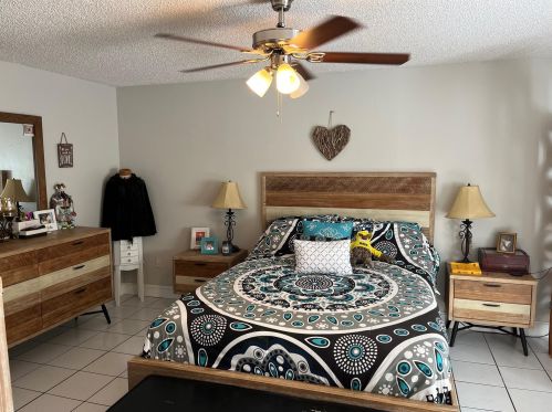 8316 Little Beth Dr, Boynton Beach FL 33472-1136 exterior