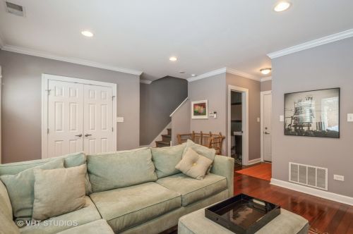 3155 Honore St, Chicago IL 60622-1011 exterior