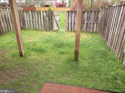 7487 Gadsby Sq, Alexandria VA  22315-5294 exterior