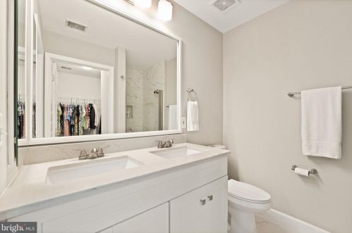 106 Ingle Pl, Alexandria VA 22304-7600 exterior