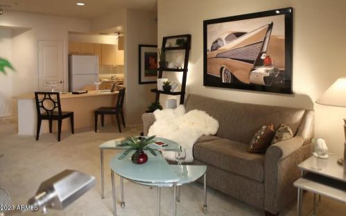 28425 Black Canyon Hwy, Phoenix, AZ 85085-7600