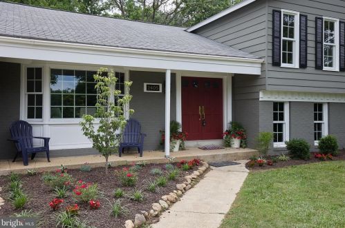 2405 Blue Valley Dr, Silver Spring, MD 20904-5263