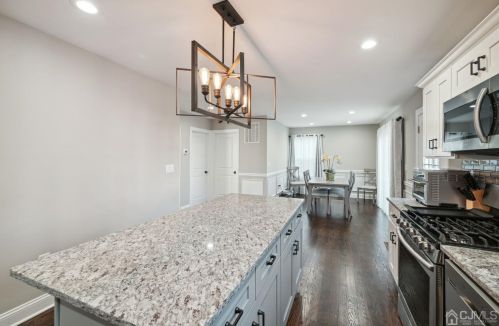 405 Prospect Ave, Green Brook NJ  08812-1529 exterior